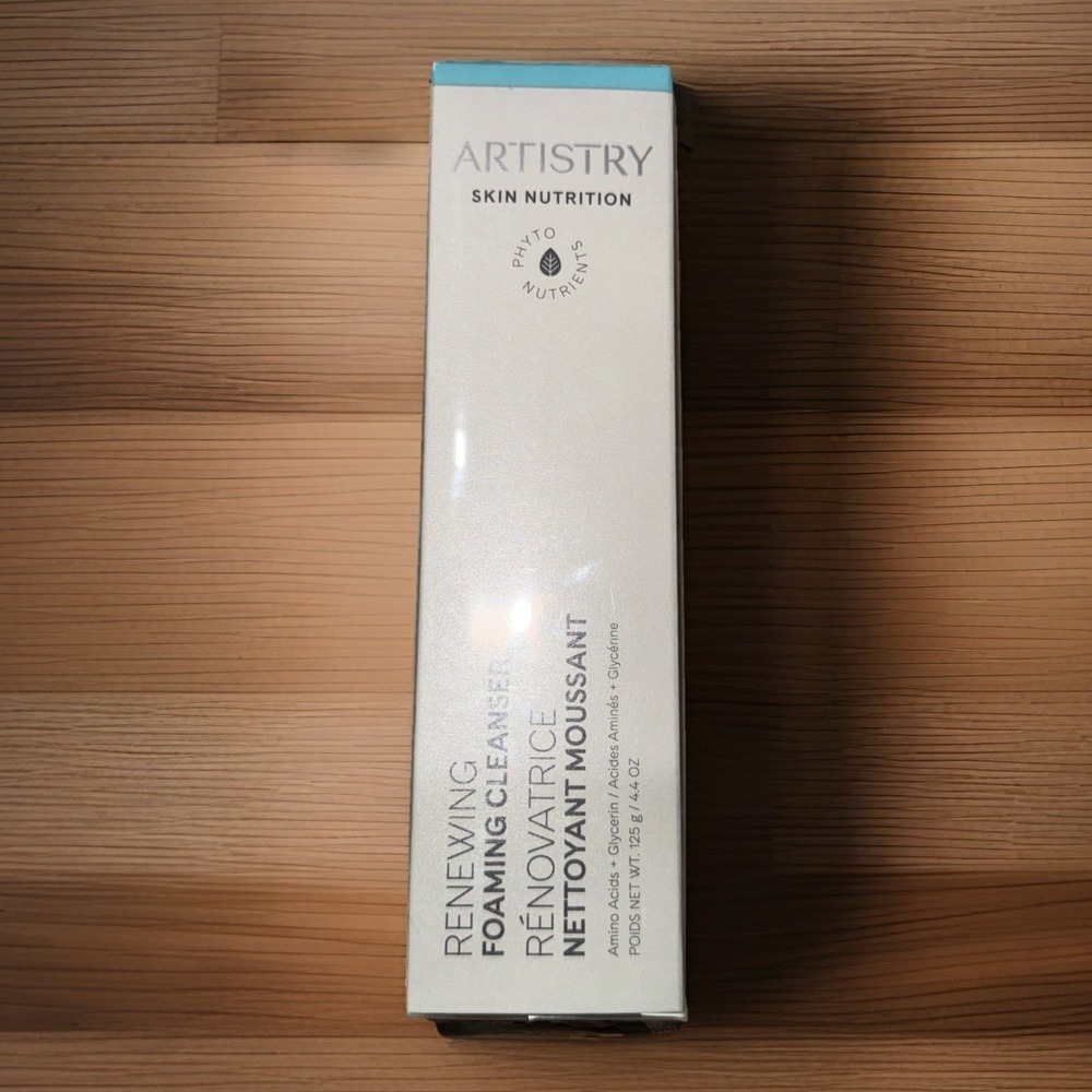 Artistry Skin Nutrition Renewing Foaming Cleanser 4.4oz - NEW Sealed